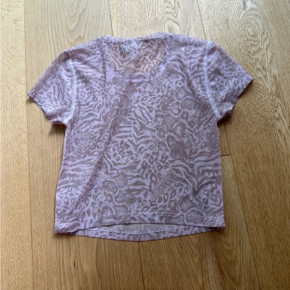 Tna Aritzia Size XS Brooklyn shirt Short Sleeve Sheer  Mesh Animal print - Picture 3 of 9